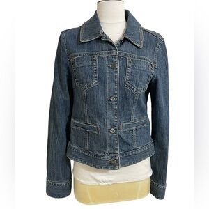 LOFT Women’s Timeless Jean Jacket Fitted Lots of Topstitching Detail Size 6